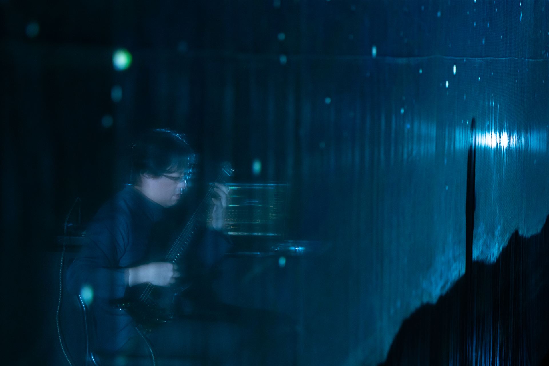 그림자의 경계에서